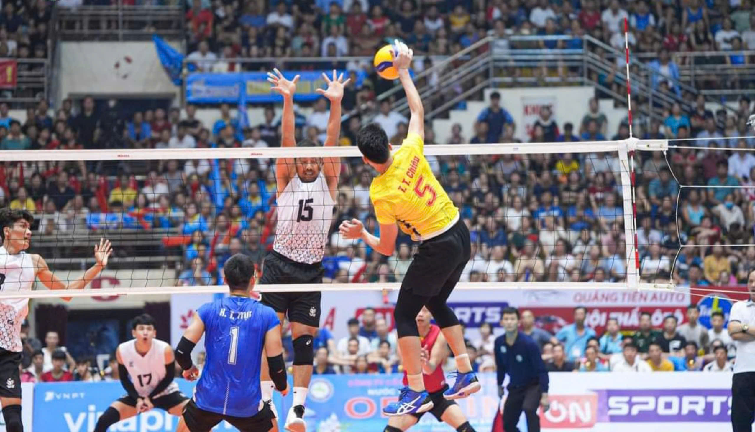 越位接应 越位接应