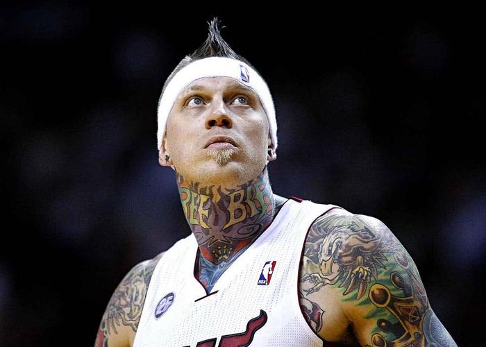 这一举动引 这一举动引