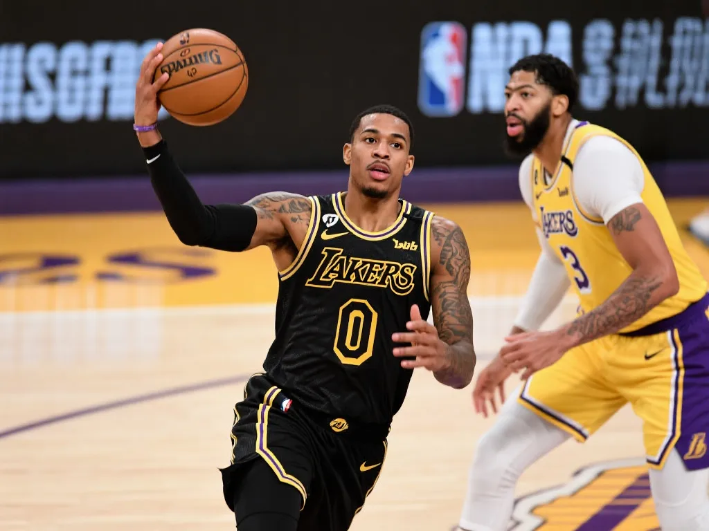 红军都面临 红军都面临